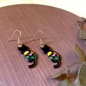 Kitty cat dangling earrings